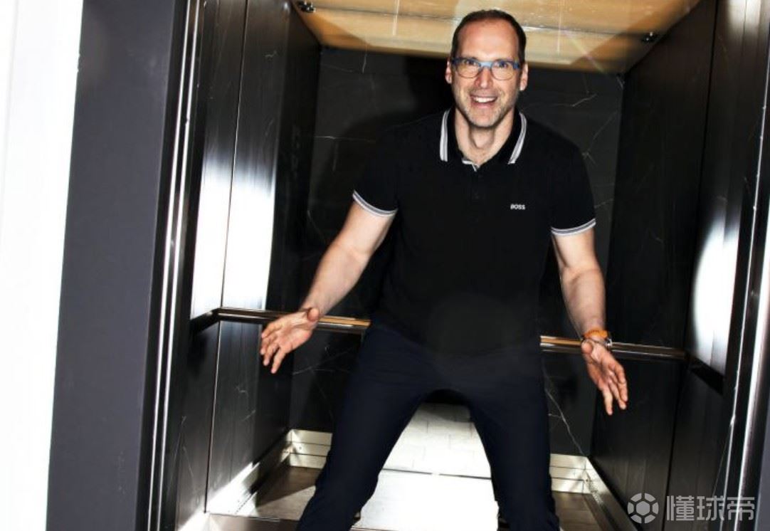 切赫：通过看法语版《老友记》学法语；小时候测智商是158