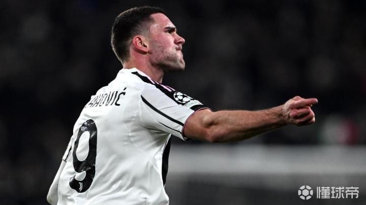 都体：DV9目前身体状态不错可以首发，其续约谈判至少还要两周