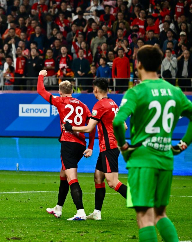 刘世博灾难半场！扑球脱手送“助攻”，媒体人：没有李昊真不行