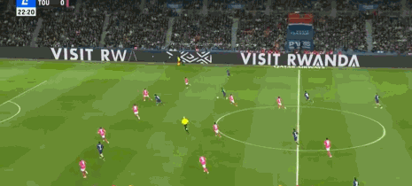 半场战报：巴黎2-1图卢兹，登贝莱双响+世界波，KK7献助攻