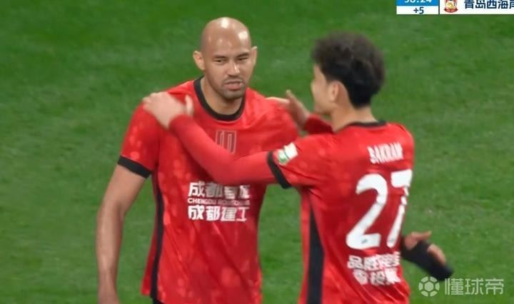 自Opta中超数据统计以来，费利佩是首位生日当天戴帽的球员