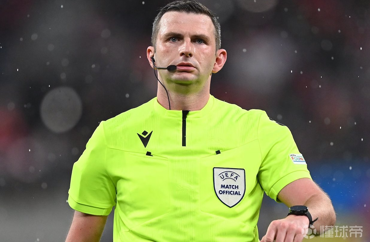 迈克尔-奥利弗将担任拜仁客战皇马的主裁判，此前拜...