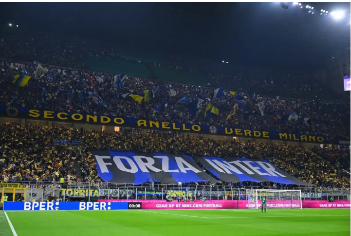 国米5：2大胜罗马，领袖归来引领闪电战，凝心聚力吹响冲刺