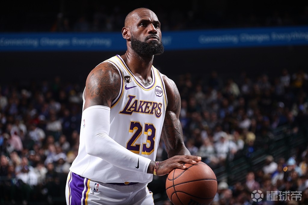 独木难支，詹姆斯22投12中砍30+9+15准三双，正负值+1