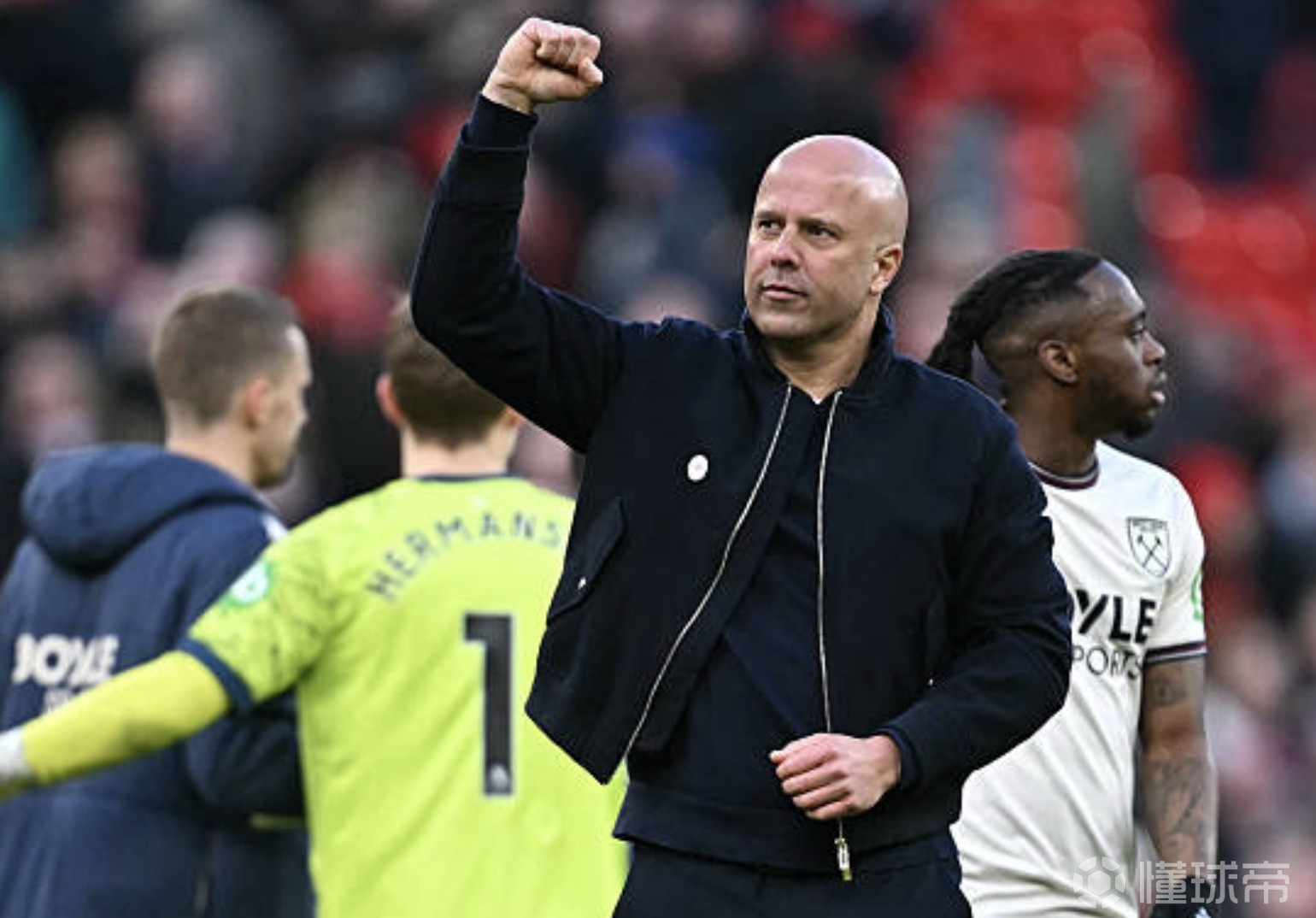 TA：芬威本就不重视国内杯赛，但若继续崩盘斯洛特的帅位堪忧