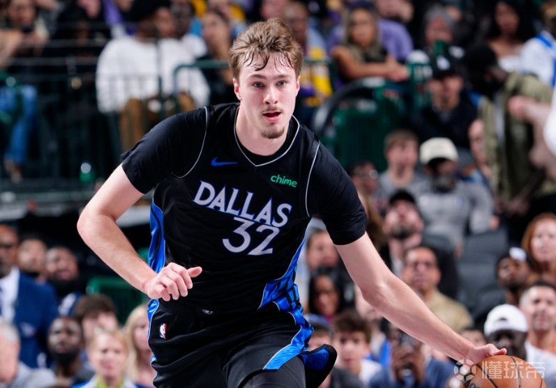 弗拉格27中14砍45分8板9助，背靠背40+成艾弗森后首位新秀