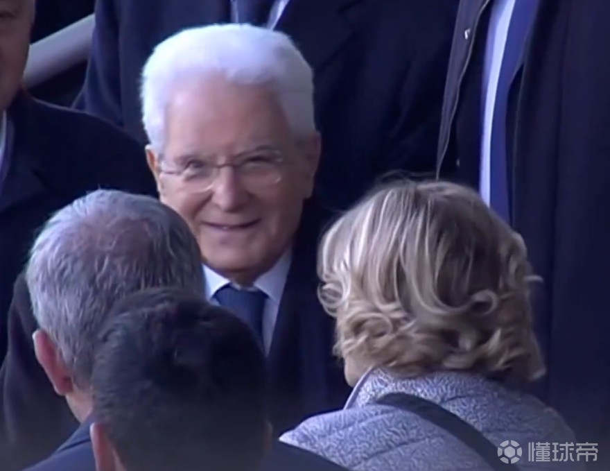 铁杆球迷，意大利总统以个人身份观战巴勒莫队的意乙比赛