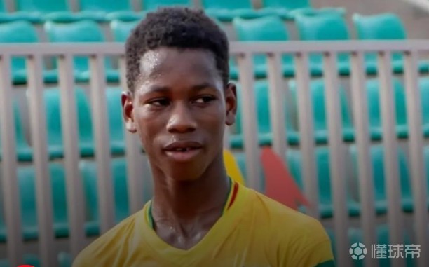 每体：巴萨本已接近签下马里新星马伊加，但巴黎突然加入争夺