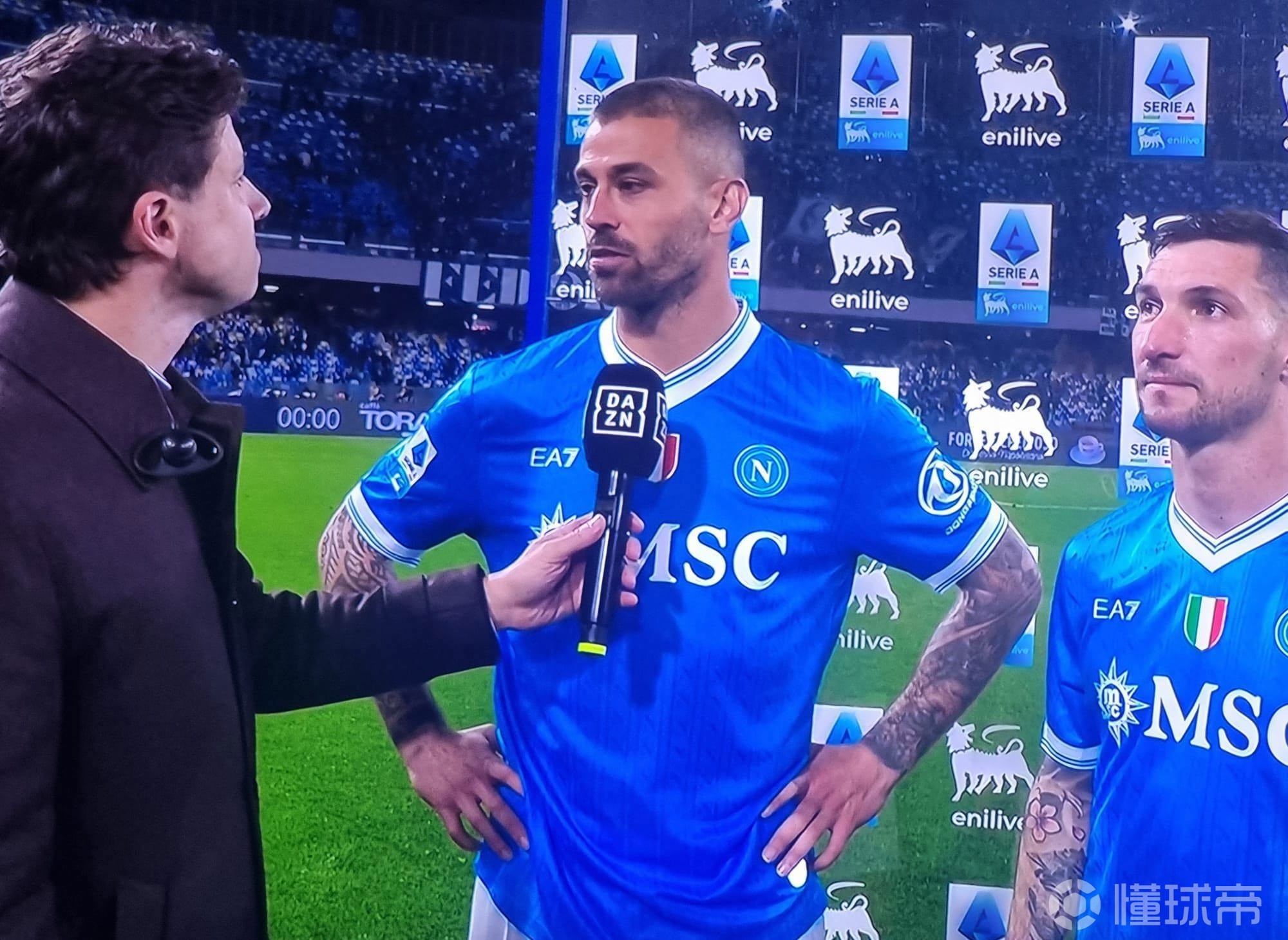 斯皮：卢卡库是温柔的巨人，他失去了父亲，希望他能走出阴霾