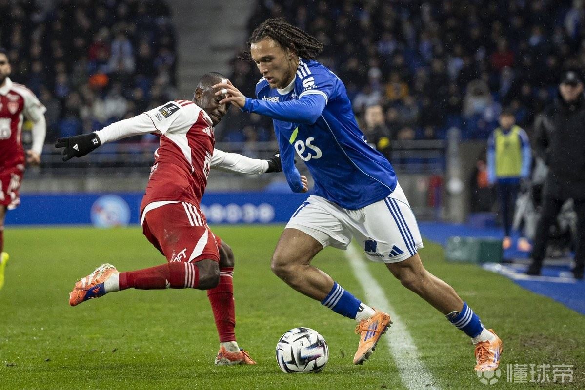 德天空：多特看上白堡的迭戈-莫雷拉，球员身价3000-4000万欧