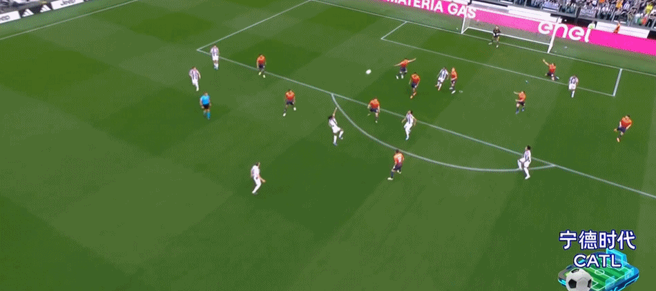 半场战报：尤文2-0热那亚，布雷默头槌，麦肯尼破门+失良机