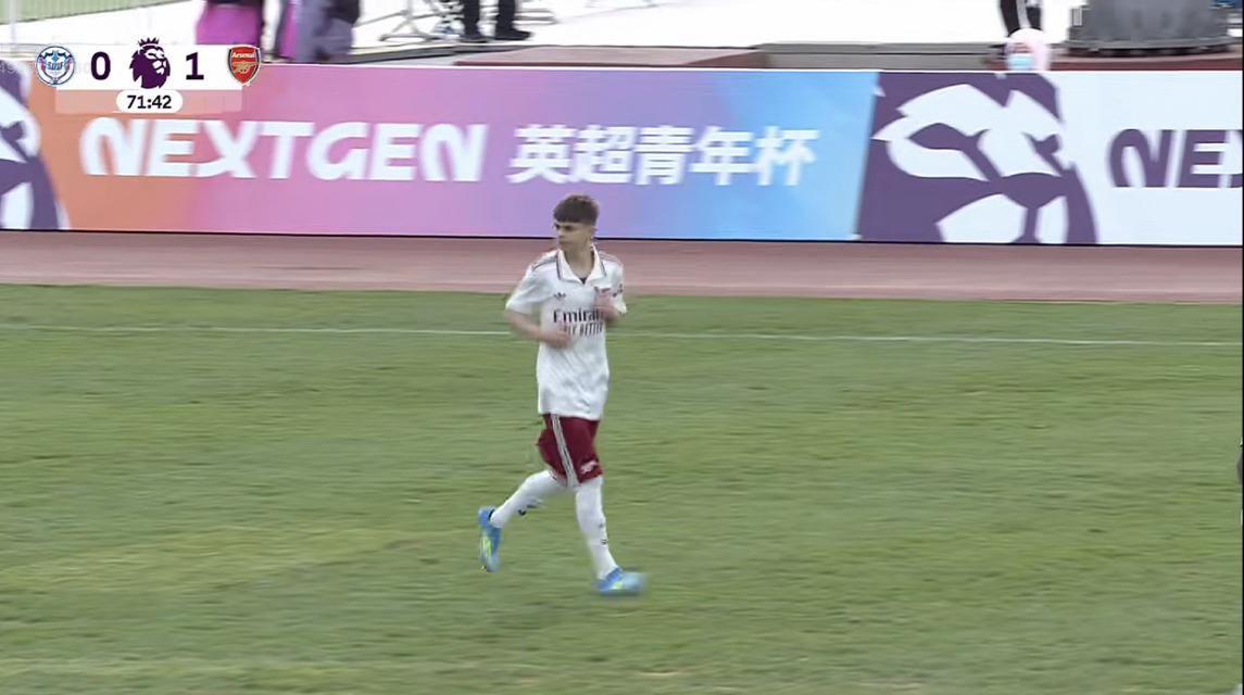 精彩突破：阿森纳U15小将阿利亚迭雷快拍晒图集