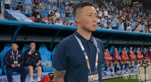 媒体人：陈涛从冬训到现在瘦了20多斤，刘建业瘦了也有白发了