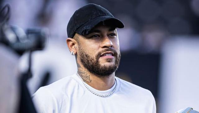 拼了！内马尔秘密接受膝盖新手术，只为打动安帅入选世界杯名单