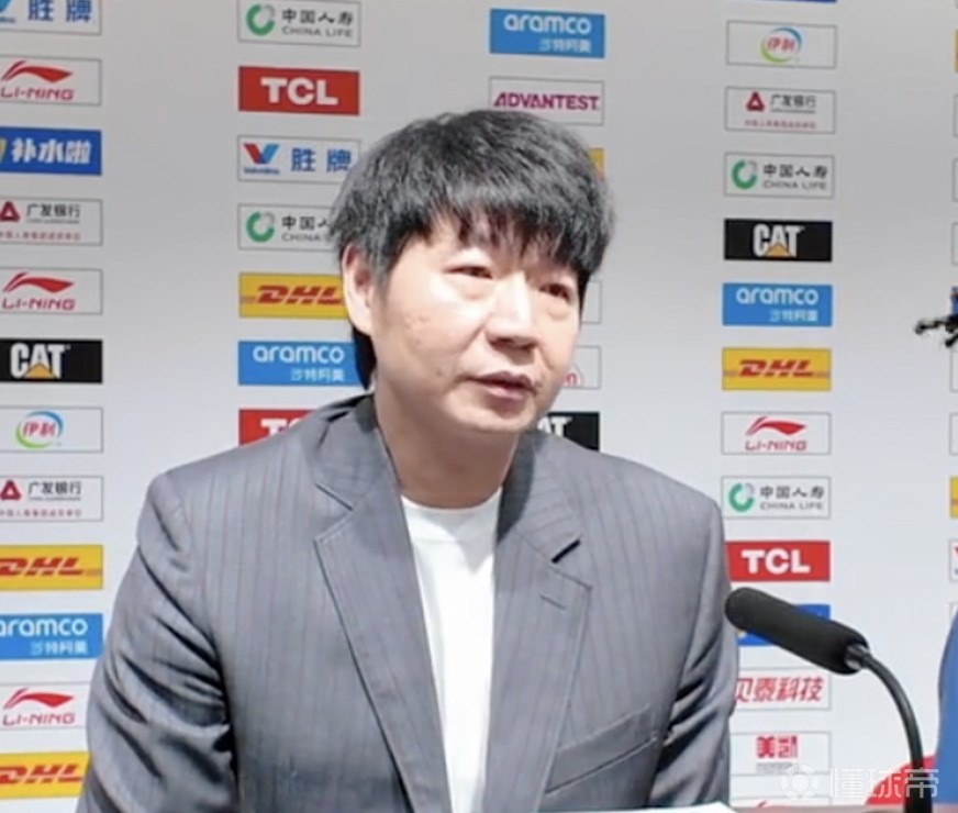 邱彪：赢球不靠球星而是团队篮球，今天特别表扬刘毅和许梦君