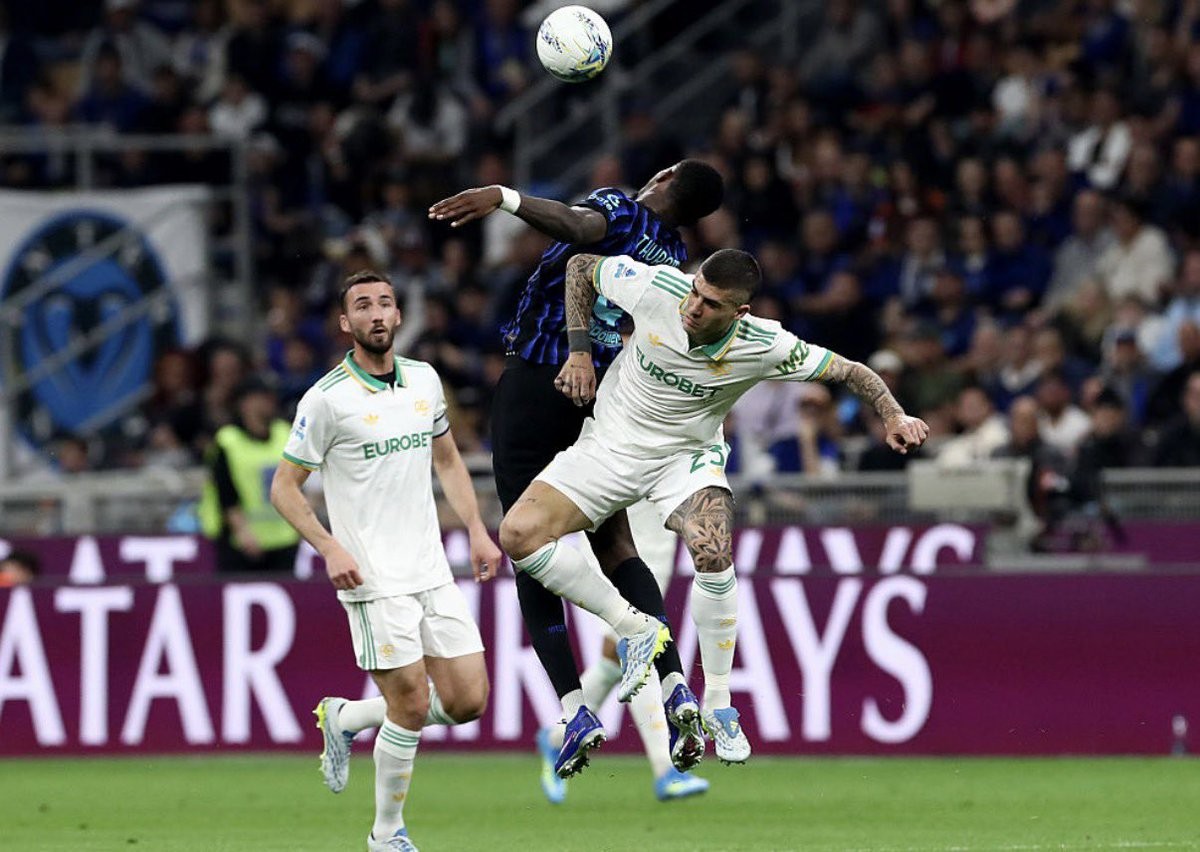 罗马跟队：詹卢卡-曼奇尼右腿内收肌撕裂，预计休战15-20天