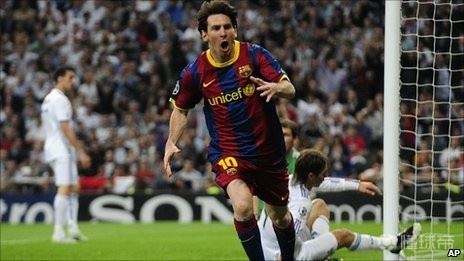 上次欧冠淘汰赛首回合客战皇马先进2球的是巴萨，且当季夺冠