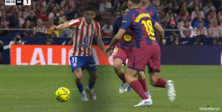 承认误判！官方：马丁蹬踏阿尔马达应被红牌罚下 VAR不应介入