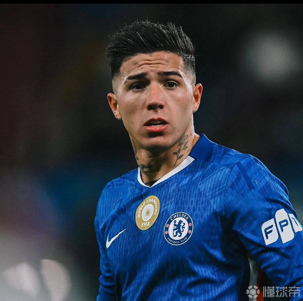 英媒：尽管争议不断，但切尔西不打算在夏窗出售恩佐