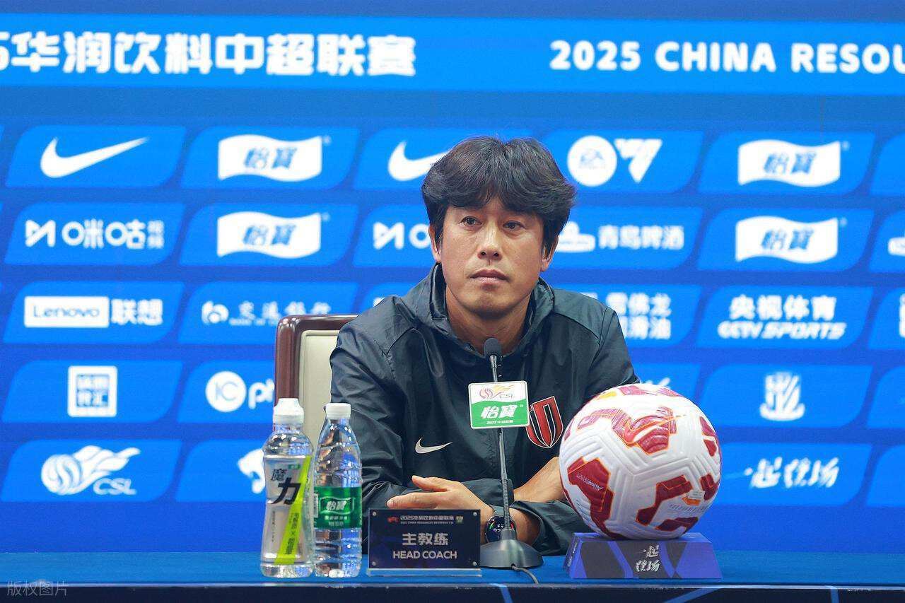 蓉城球迷还想念他俩吗？ 徐正源晒出他跟莱切特合影，引发热议