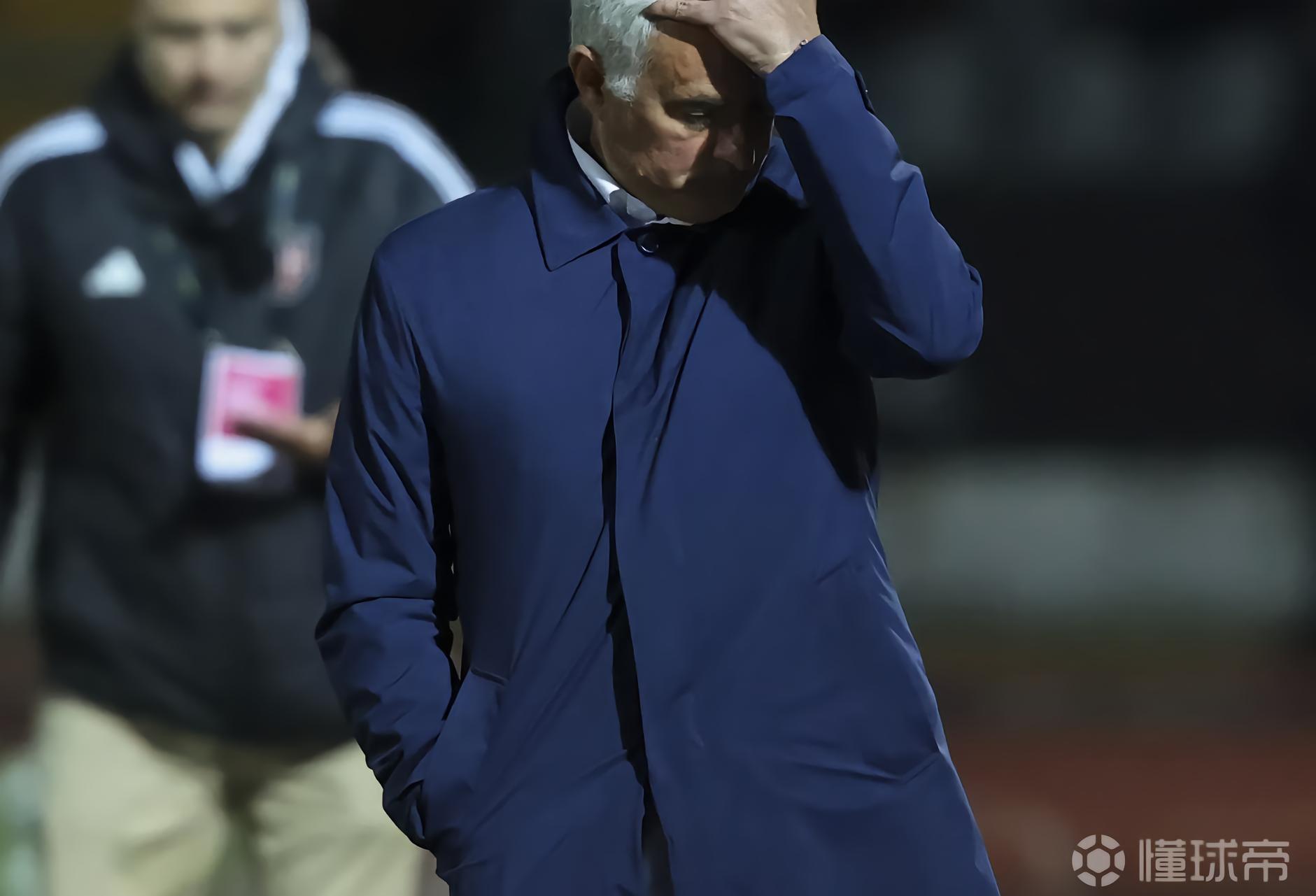 记录报：穆帅不满本菲卡四将表现，但事后意识到自己批评过激