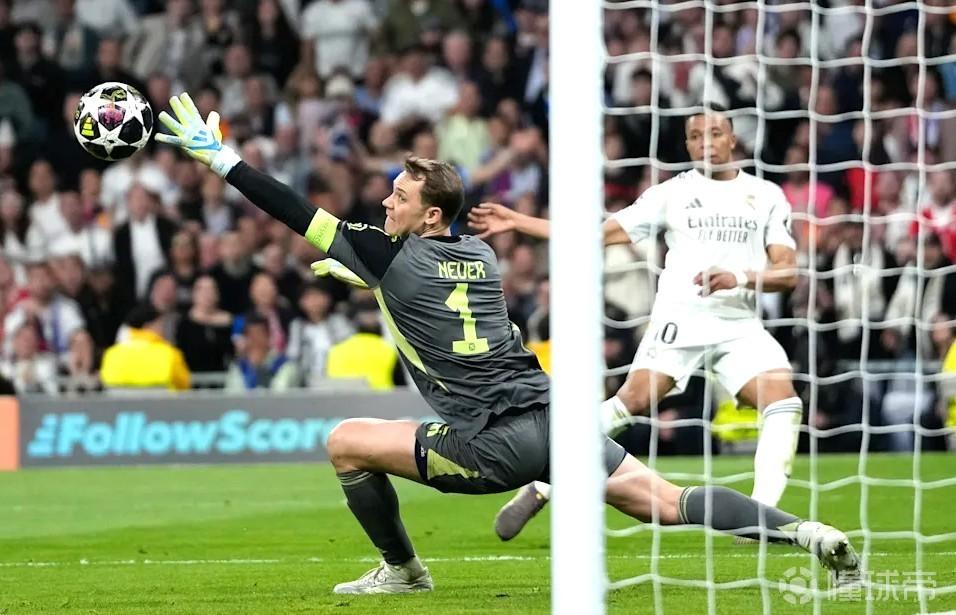 诺伊尔拜仁生涯仅4场完成9次以上扑救，其中两场是对皇马