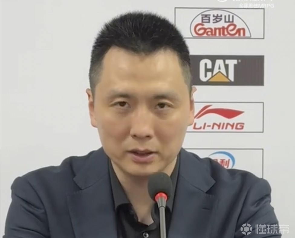 卢伟：李添荣在进攻端做出了巨大贡献，怀特塞德需要做些治疗