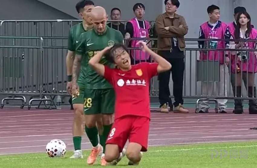 浙江队官方：米特里策行为损害俱乐部形象 队内罚款6万欧元