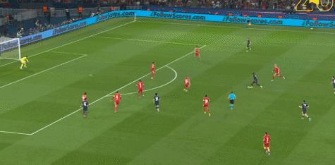 半场：巴黎1-0利物浦，杜埃折射破门，马马尔达什维利屡救险